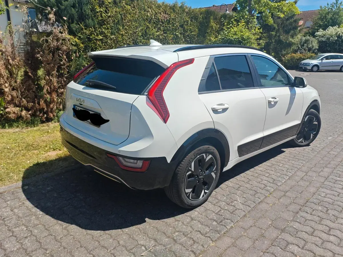 Gebraucht Kia e-Niro Vision 150 kW (204 PS) 2023 Weiß SUV