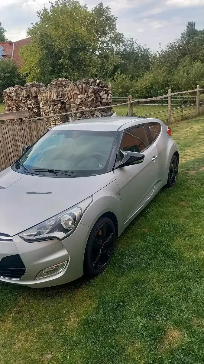 Gebraucht Hyundai Veloster 140 PS (102 kW) 2012 Silber Kleinwagen