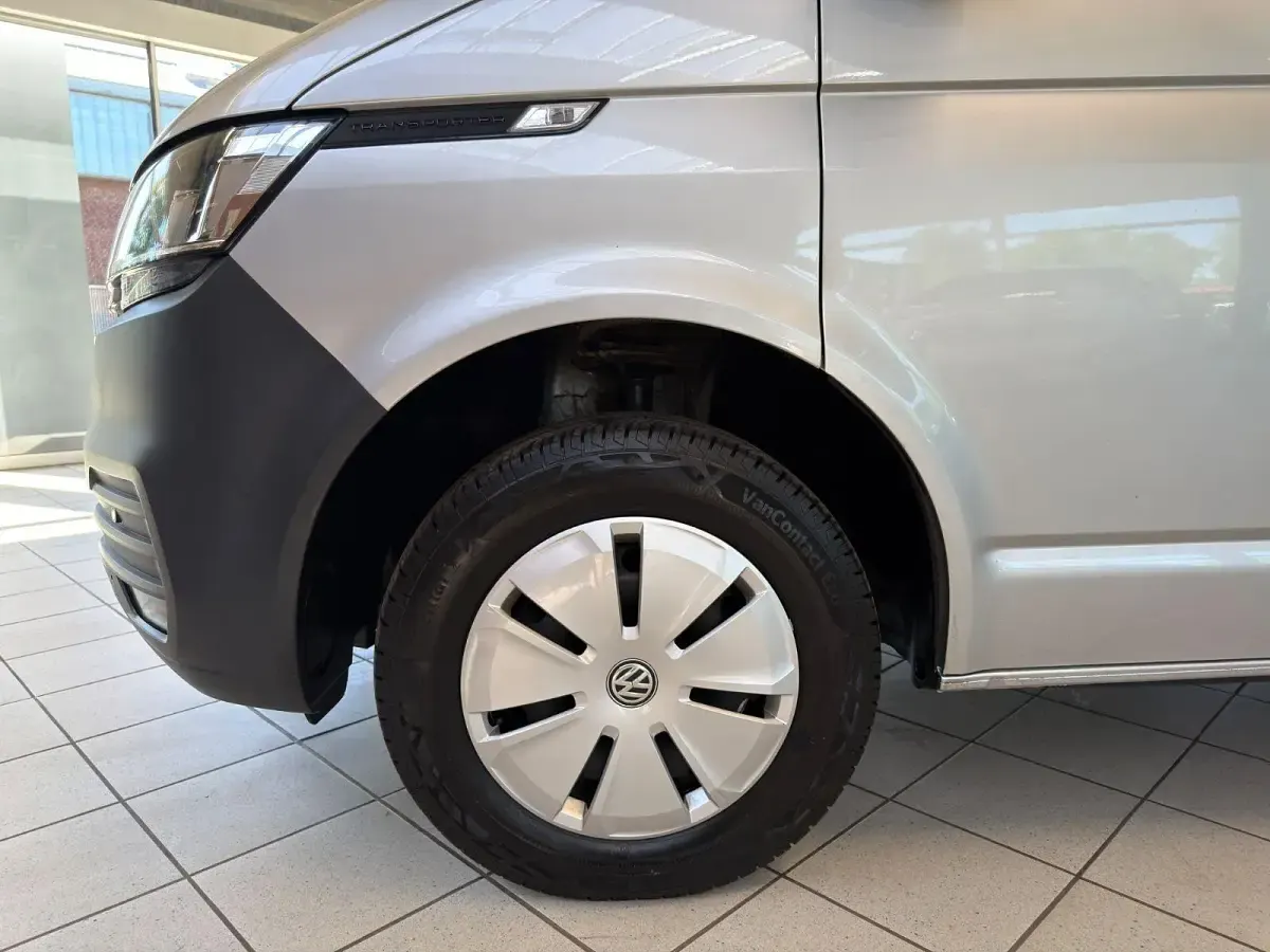 Second-hand VW Transporter 150 CP (110 kW) 2021 Argintiu Van