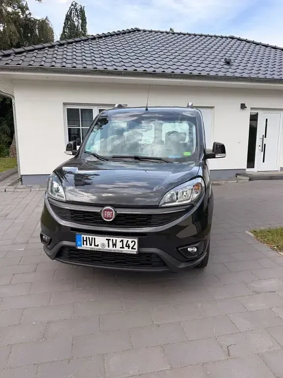 Gebraucht Fiat Doblò Easy 120 PS (88 kW) 2019 Schwarz Van / Kleinbus