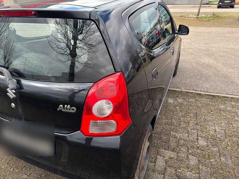 Gebraucht Suzuki Alto 67 PS (49 kW) 2009 Schwarz Kleinwagen