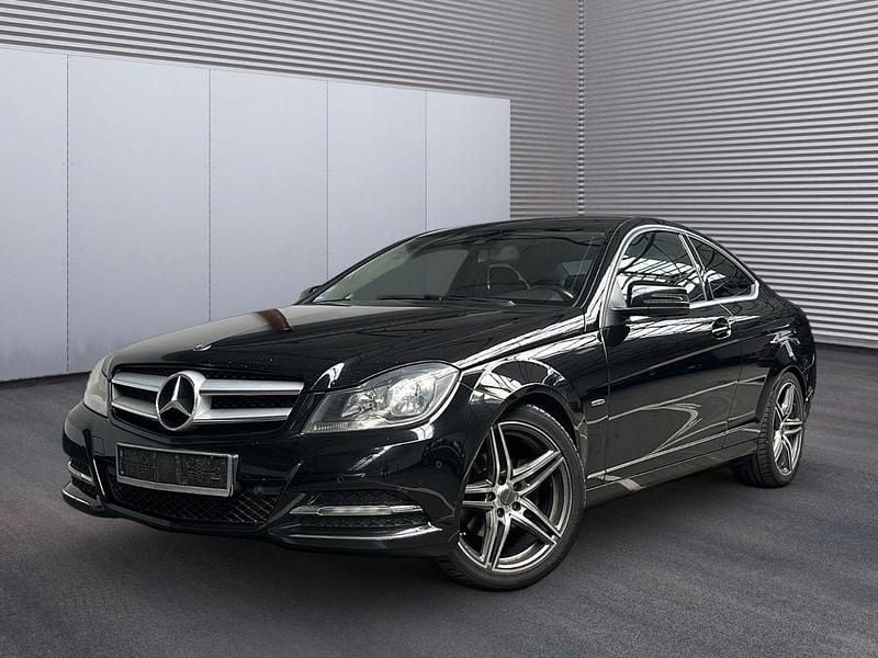 Schwarz Gebraucht 2011 Mercedes C220 Coupé | 6.950 € (Fairer Preis) - Bild 1/4