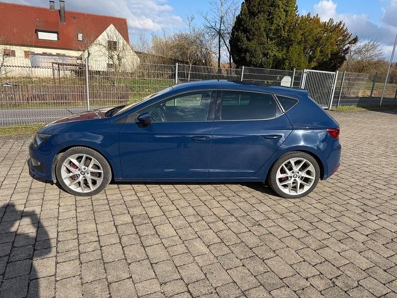 Używany Seat Leon FR 179 KM (131 kW) 2016 Niebieski Sedan/Limuzyna