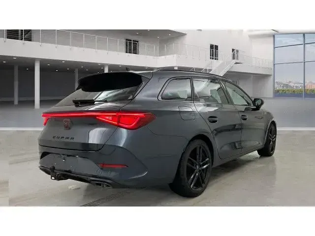 Second-hand Cupra Leon 150 CP (110 kW) 2023 Gri Break