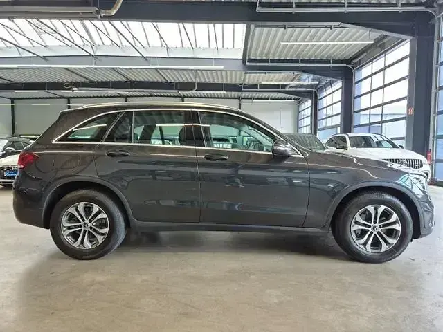 Gebraucht Mercedes GLC200 211 PS (155 kW) 2019 Andere SUV