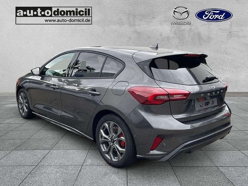 Neu Ford Focus ST-Line 125 PS (91 kW) 2025 Magneticgrau (metallic) Limousine