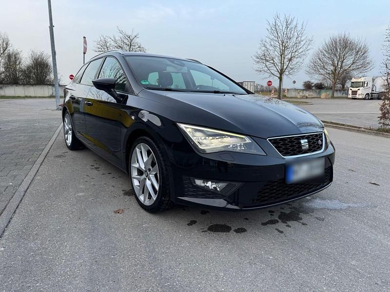 Usado Seat Leon ST FR 184 HP (135 kW) 2014 Preto Carrinha