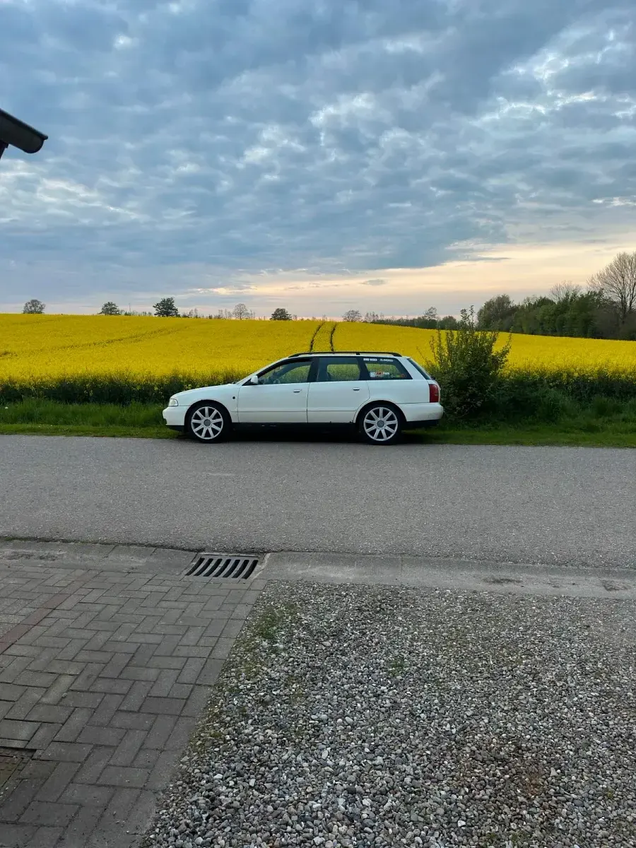 Gebraucht Audi A4 S-Line 110 PS (80 kW) 1998 Weiß Kombi