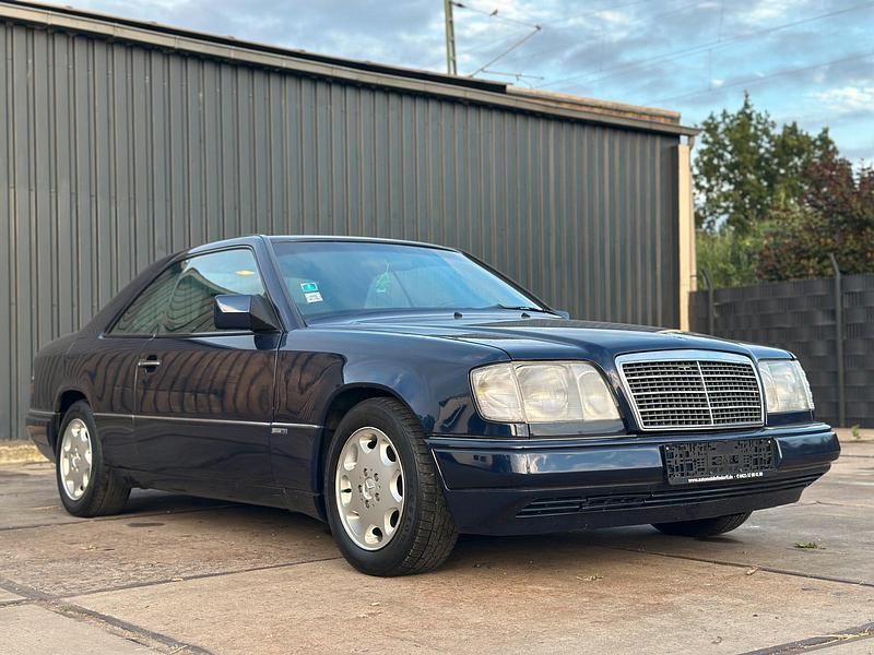 Blau Gebraucht 1995 Mercedes E320 Coupé | 18.000 € - Bild 1/4