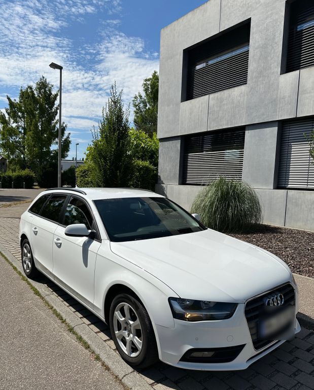 Weiß Gebraucht 2013 Audi A4 Ambiente Kombi | 7.000 € (Guter Preis) - Bild 1/4