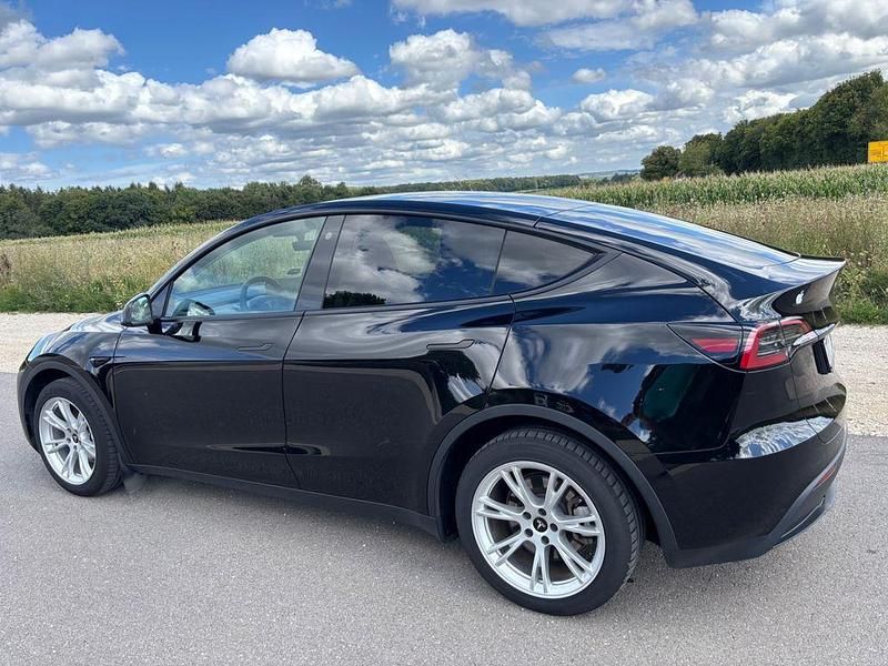 Schwarz Gebraucht 2023 Tesla Model Y Performance SUV | 39.500 € (Fairer Preis) - Bild 1/4