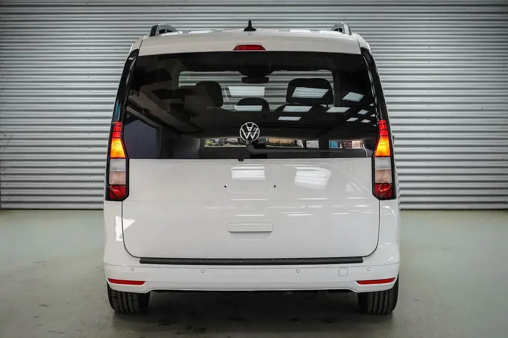 Neu VW Caddy 122 PS (89 kW) 2026 Candy weiß Van / Kleinbus
