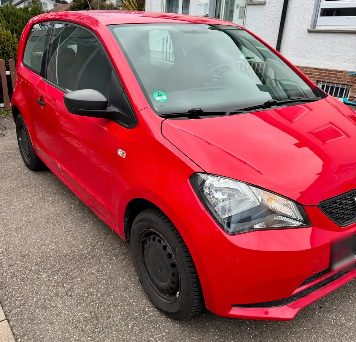 Używany Seat Mii Reference 60 KM (44 kW) 2014 Czerwony Hatchback