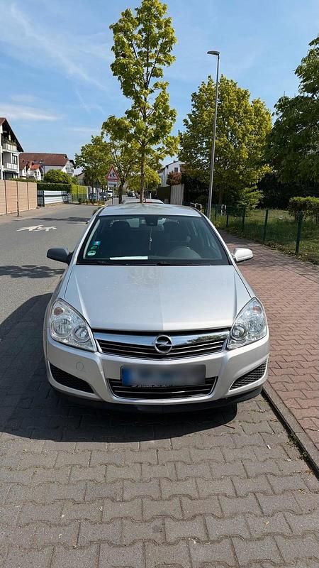 Gebraucht Opel Astra 104 PS (76 kW) 2007 Silber Limousine