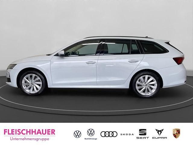 Gebraucht Skoda Octavia Selection 150 PS (110 kW) 2025 Moonweiss metallic Kombi