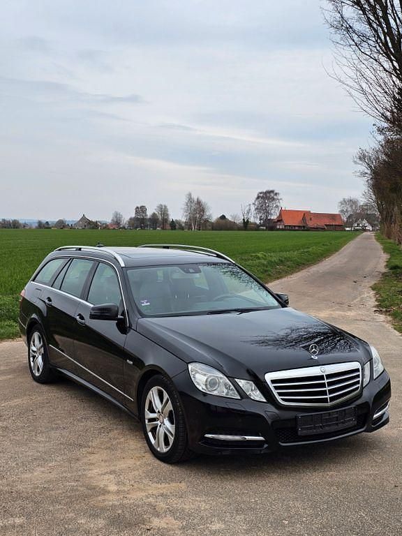 Gebraucht Mercedes E350 Elegance 265 PS (194 kW) 2010 Schwarz Limousine