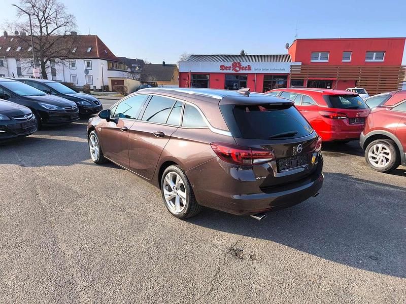 Gebraucht Opel Astra Innovation 200 PS (147 kW) 2017 Kokosnuss braun (m2) Kombi