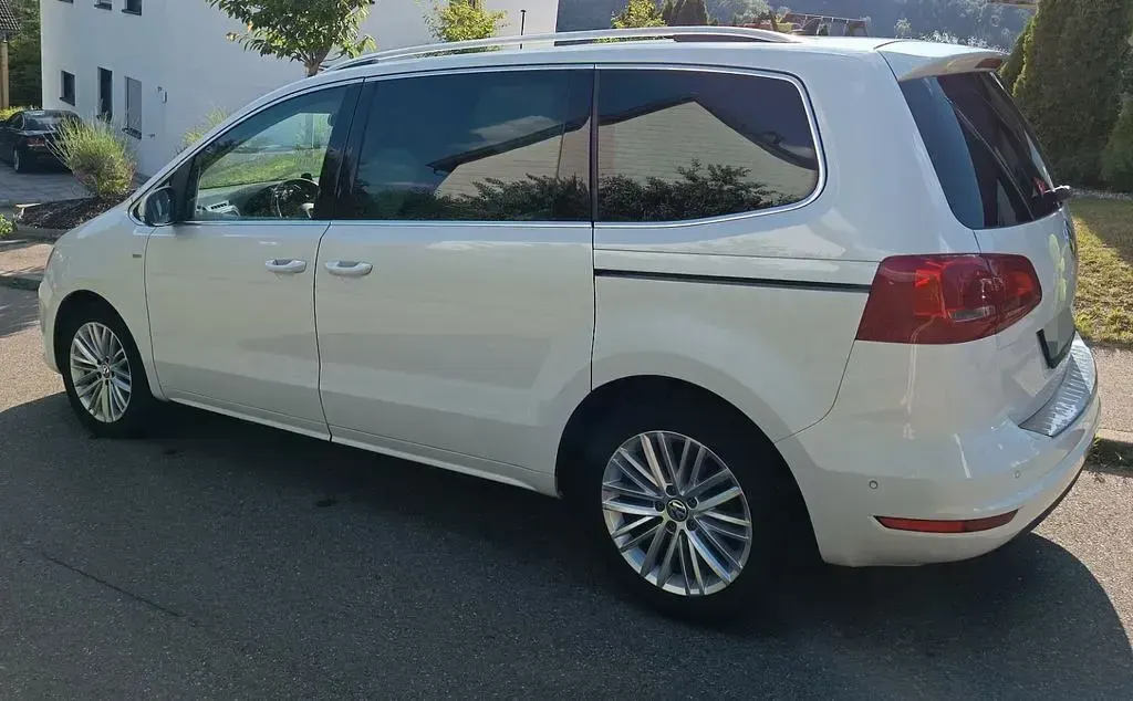 Gebraucht VW Sharan Cup 140 PS (102 kW) 2014 Weiß Van / Kleinbus