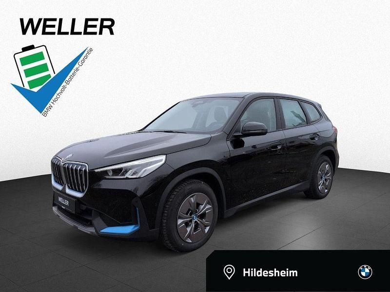 Schwarz ii (schwarz) Gebraucht 2023 BMW iX1 Performance SUV | 32.950 € (Superpreis) - Bild 1/3