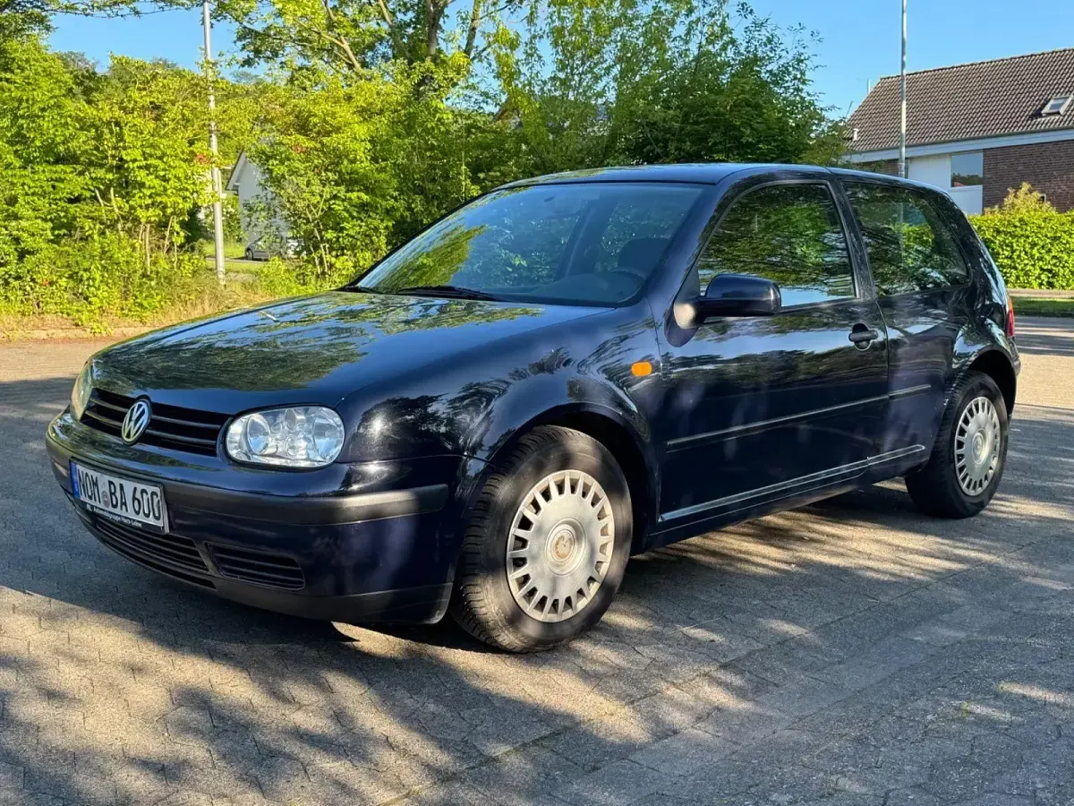 Brugt VW Golf III Basis 75 HK (55 kW) 1998 Blå Sedan