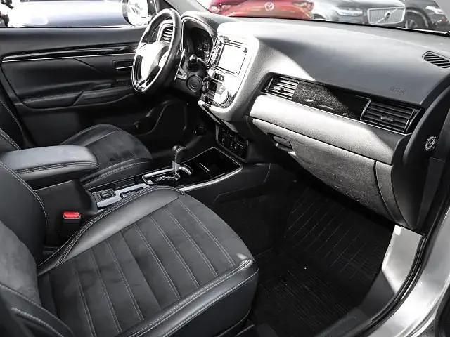 Gebraucht Mitsubishi Outlander Edition+ 150 PS (110 kW) 2018 Silber SUV