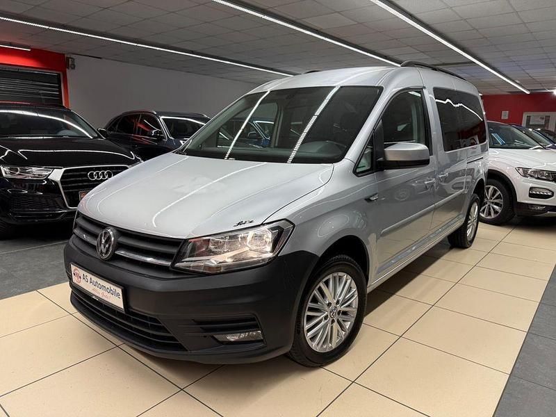 Gebraucht VW Caddy Maxi 122 PS (89 kW) 2018 Silber Van / Kleinbus
