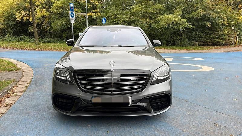 Grau Gebraucht 2019 Mercedes S63 AMG AMG Limousine | 63.900 € (Fairer Preis) - Bild 1/4