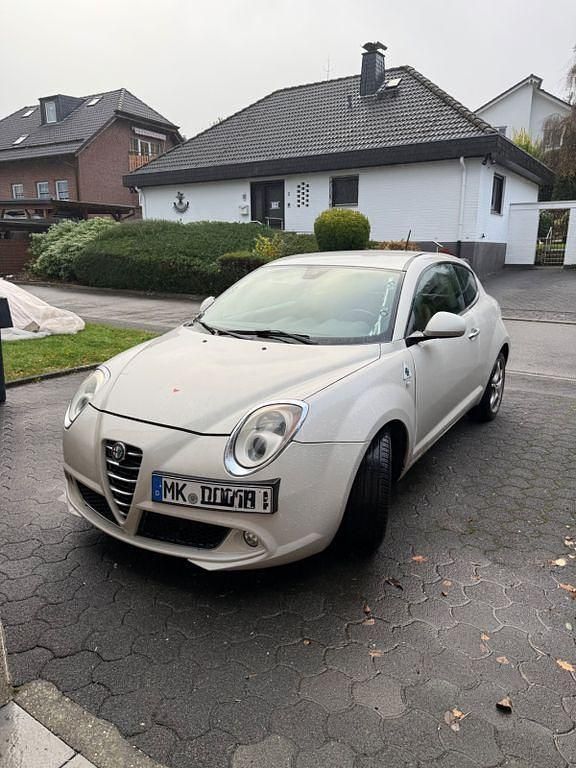 Weiß Gebraucht 2013 Alfa Romeo MiTo Kleinwagen | 6.400 € (Fairer Preis) - Bild 1/4