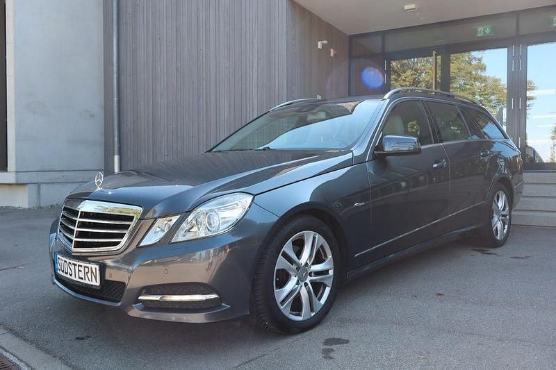 Grau Gebraucht 2011 Mercedes E200 Kombi | 9.490 € (Fairer Preis) - Bild 1/4