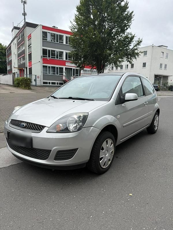 Silber Gebraucht 2008 Ford Fiesta Kleinwagen | 1.600 € (Guter Preis) - Bild 1/4
