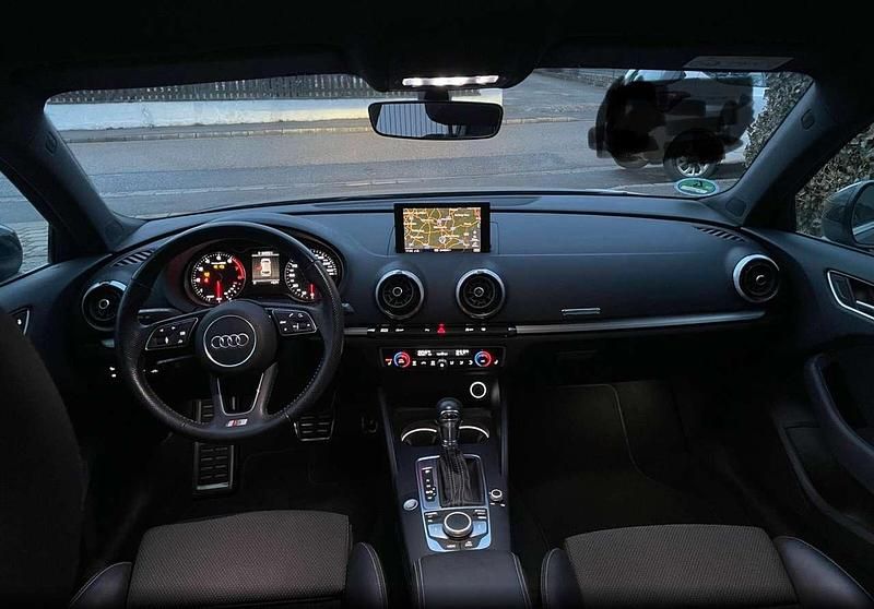 Gebraucht Audi A3 Sport 150 PS (110 kW) 2018 Grau Limousine