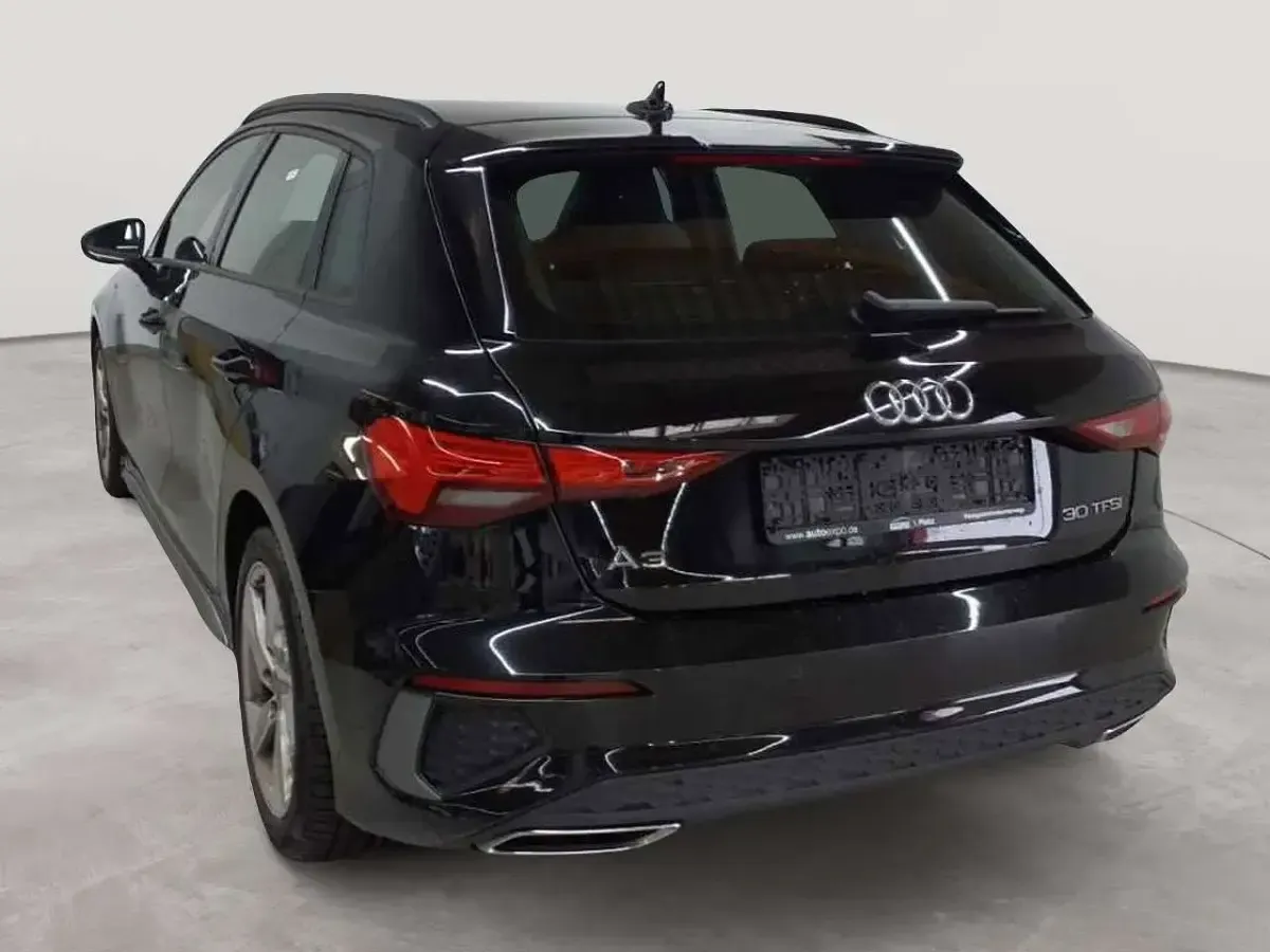 Gebraucht Audi A3 S-Line 110 PS (80 kW) 2021 Mythosschwarz metallic Limousine