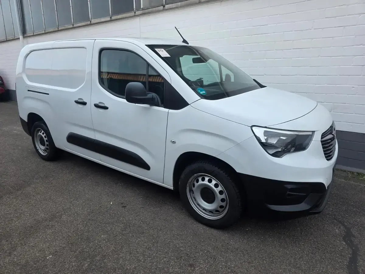 Second-hand Opel Combo 102 CP (75 kW) 2019 Alb Monovolum