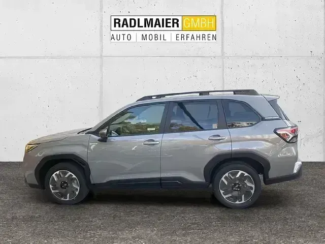 Gebraucht Subaru Forester Exclusive+ 136 PS (100 kW) 2025 River rock pearl grau SUV