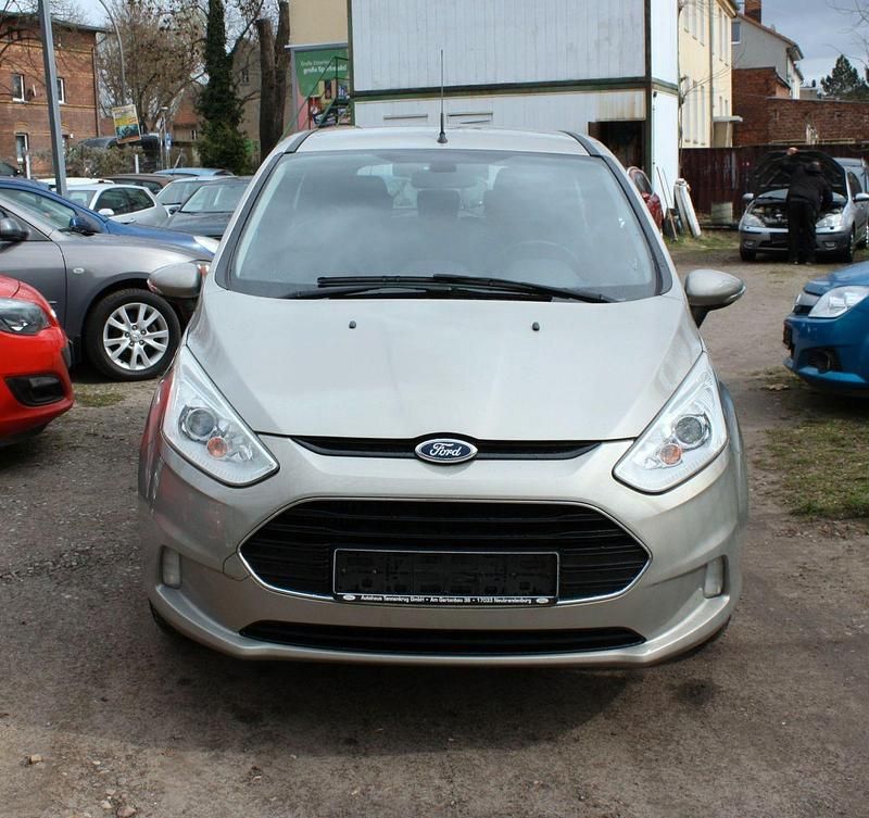 Second-hand Ford B-MAX Titanium 101 CP (74 kW) 2013 Gri Monovolum