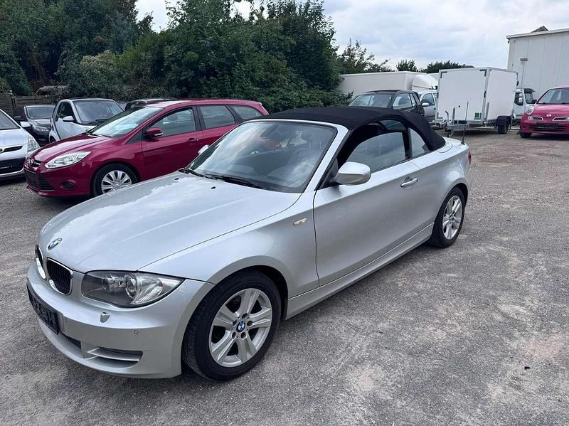 Silber Gebraucht 2010 BMW 120 Cabriolet Cabrio | 3.950 € (Fairer Preis) - Bild 1/4