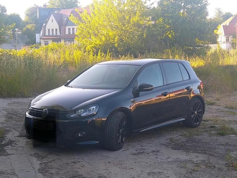 Schwarz Gebraucht 2011 VW Golf VI R Limousine | 7.000 € - Bild 1/2