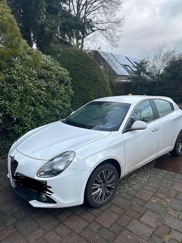 Gebraucht Alfa Romeo Giulietta Super 170 PS (125 kW) 2016 Weiß Kleinwagen