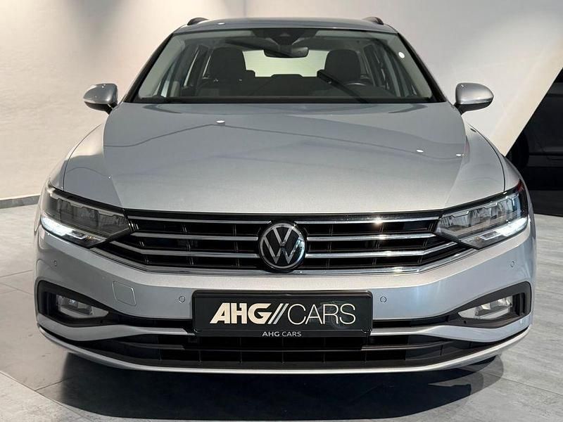 Gebraucht VW Passat R 150 PS (110 kW) 2022 Silber Kombi