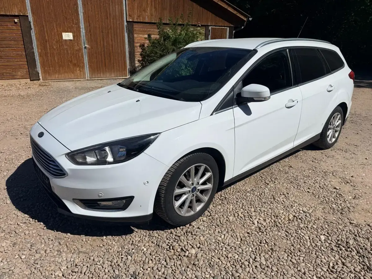 Usata Ford Focus Titanium 125 CV (91 kW) 2017 Bianco Station wagon
