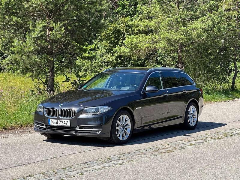 Grau Gebraucht 2013 BMW 525 Sport Line Kombi | 9.499 € (Guter Preis) - Bild 1/4