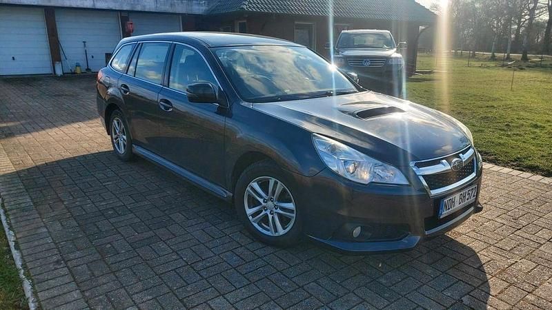 Gebraucht Subaru Legacy Trend 150 PS (110 kW) 2014 Grau Kombi