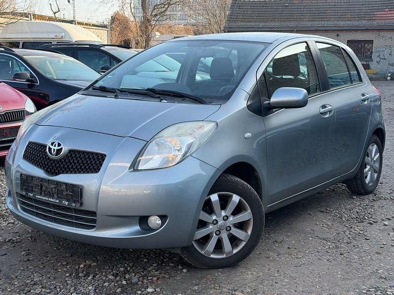 Gebraucht Toyota Yaris Team 87 PS (63 kW) 2008 Silber Kleinwagen