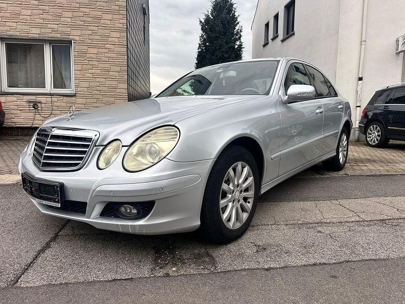 Gebraucht Mercedes E200 136 PS (100 kW) 2007 Grau Limousine