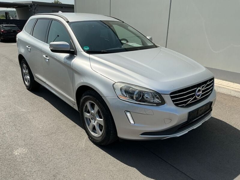 Silber Gebraucht 2015 Volvo XC60 Momentum SUV | 15.950 € (Guter Preis) - Bild 1/4