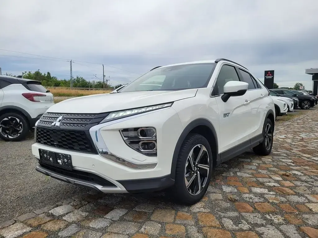 Gebraucht Mitsubishi Eclipse Cross Plus 188 PS (138 kW) 2022 Weiß SUV