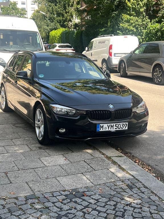 Schwarz Gebraucht 2015 BMW 320 Kombi | 8.999 € (Guter Preis) - Bild 1/4