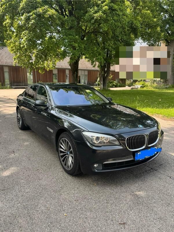 Schwarz Gebraucht 2009 BMW 750 Limousine | 12.950 € (Etwas zu teuer) - Bild 1/4