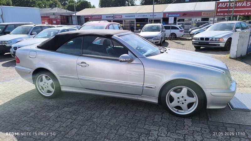 Silber Gebraucht 2003 Mercedes CLK200 Elegance Cabrio | 4.650 € (Etwas zu teuer) - Bild 1/4