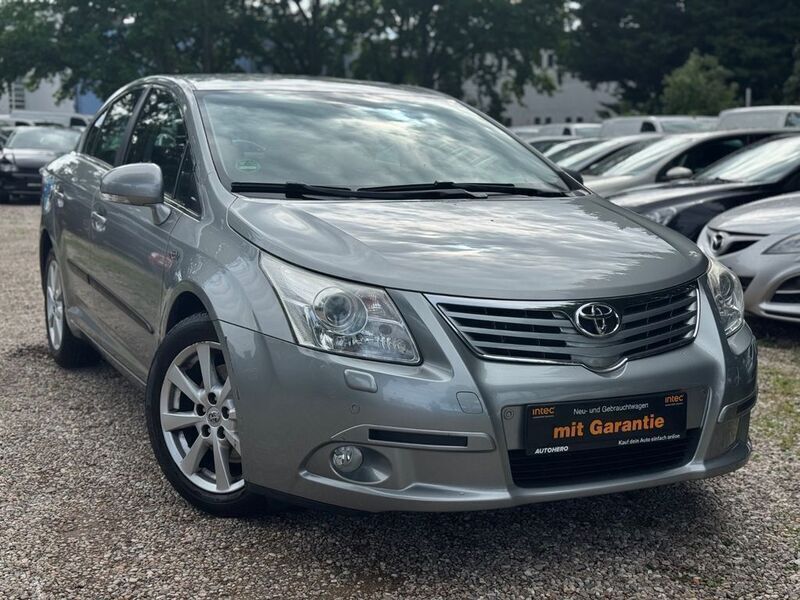 Grau Gebraucht 2011 Toyota Avensis Limousine | 6.990 € (Fairer Preis) - Bild 1/4